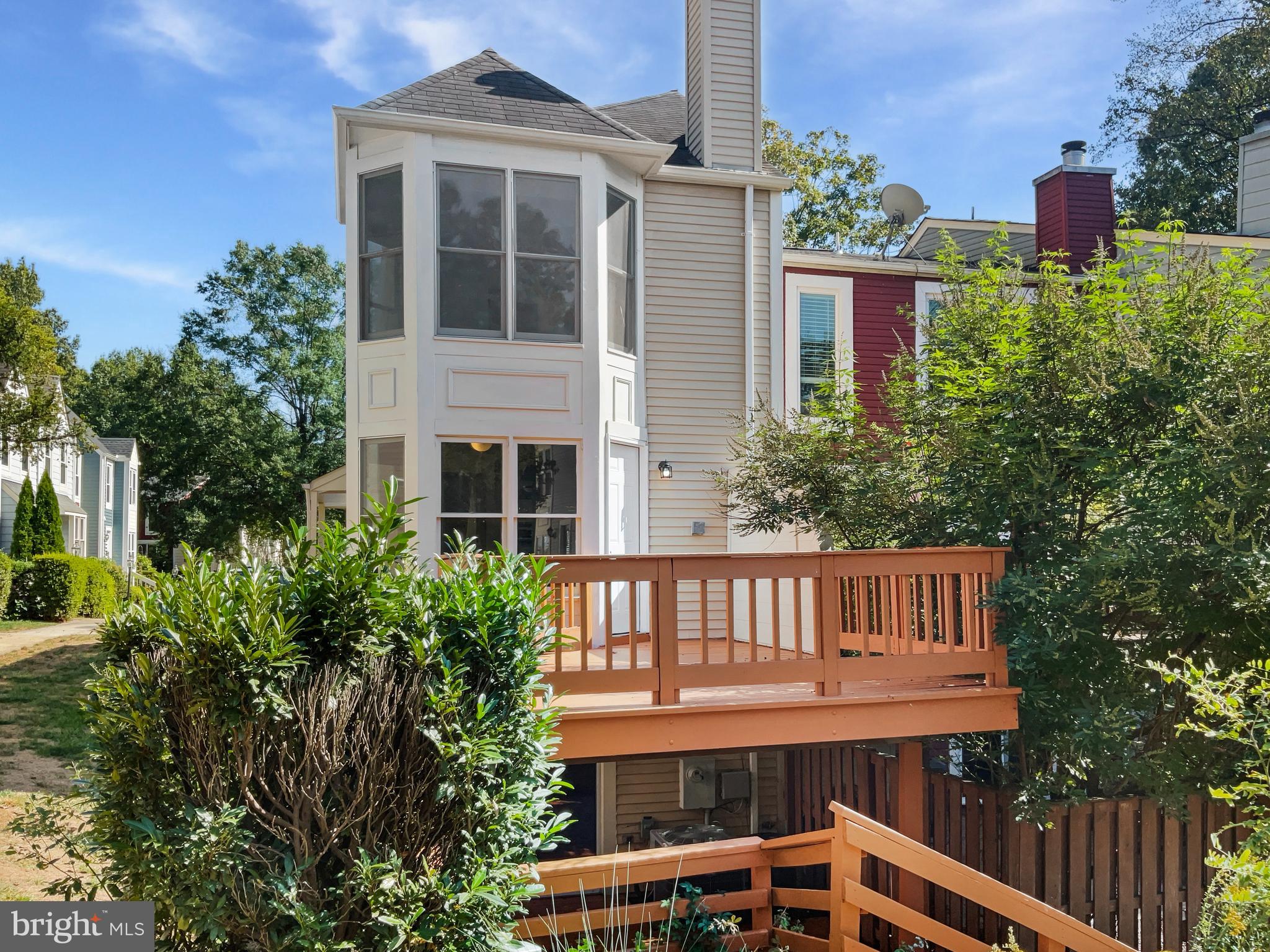 11184 Silentwood Lane Reston, VA 20191 - Photo 8 of 26