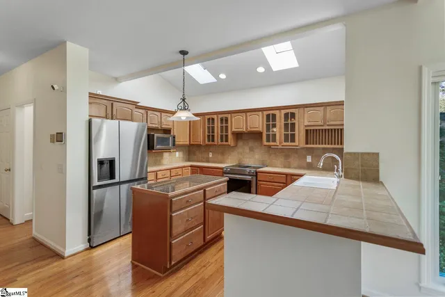 $1,287,900 | 110 Pinnacle Pointe Drive, West Union, SC 29696