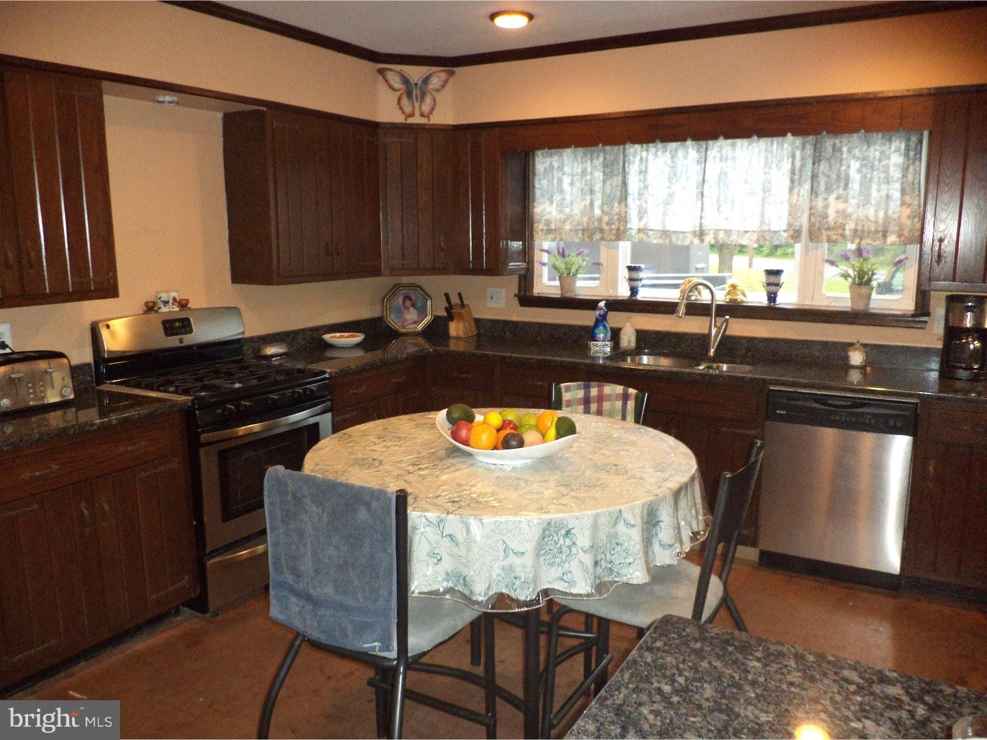 425 Old Erial Road Sicklerville, NJ 08081 - Photo 3 of 24