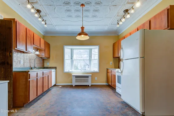 $215,000 | 213 East Main Street, Johnstown, NY 12095