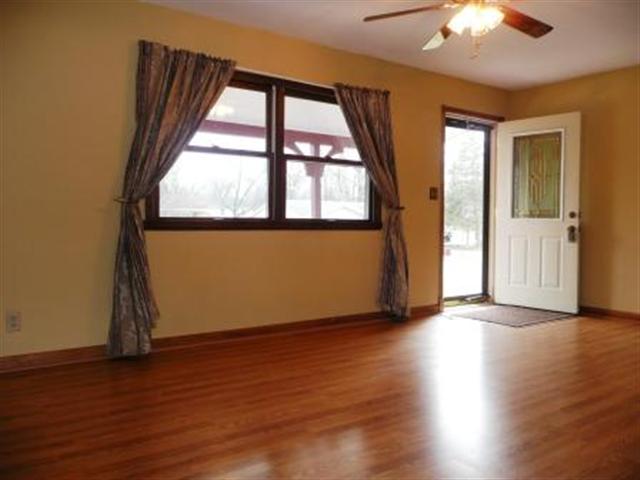 315 Hamilton Road Marquette Heights, IL 61554 - Photo 4 of 15 Gallery Image 4