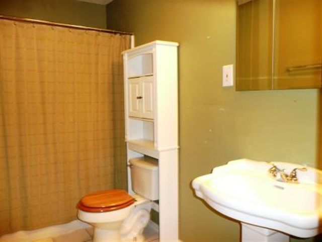 315 Hamilton Road Marquette Heights, IL 61554 - Photo 6 of 15 Gallery Image 6