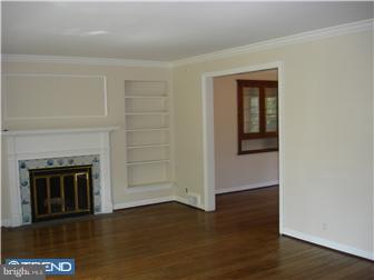501 Red Leaf Road Wynnewood, PA 19096 - Photo 2 of 10 Living Room