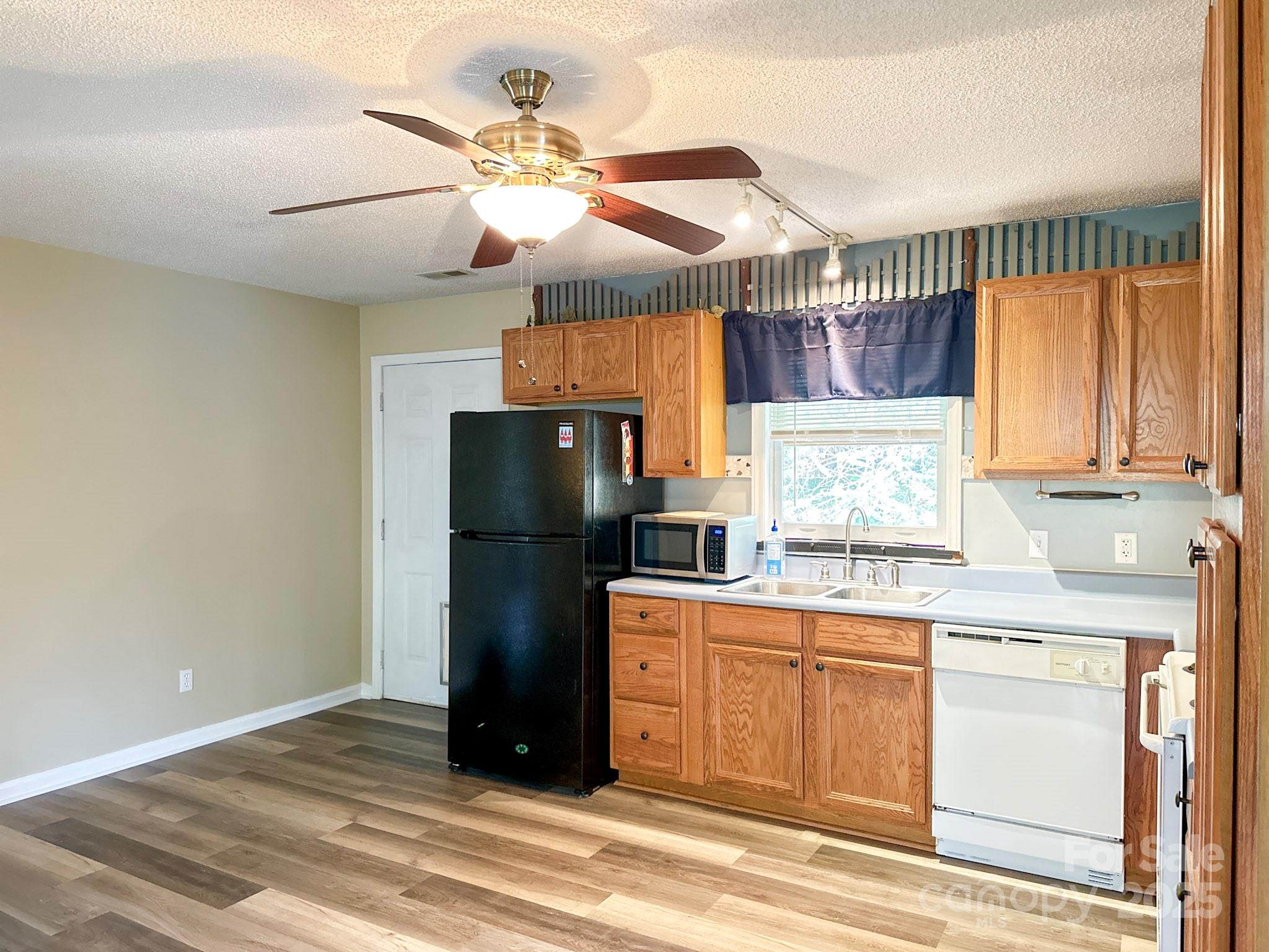 414 Hickory Cove Road Bryson City, NC 28713 - Photo 15 of 32 Gallery Image 15