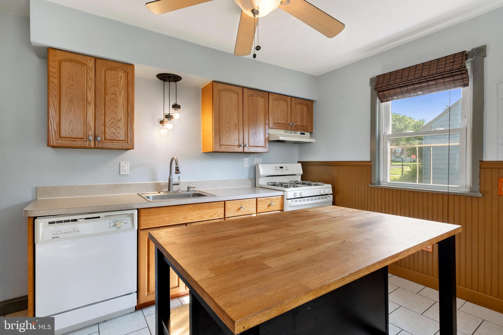 526 3rd Avenue Bellmawr, NJ 08031 - Photo 9 of 19