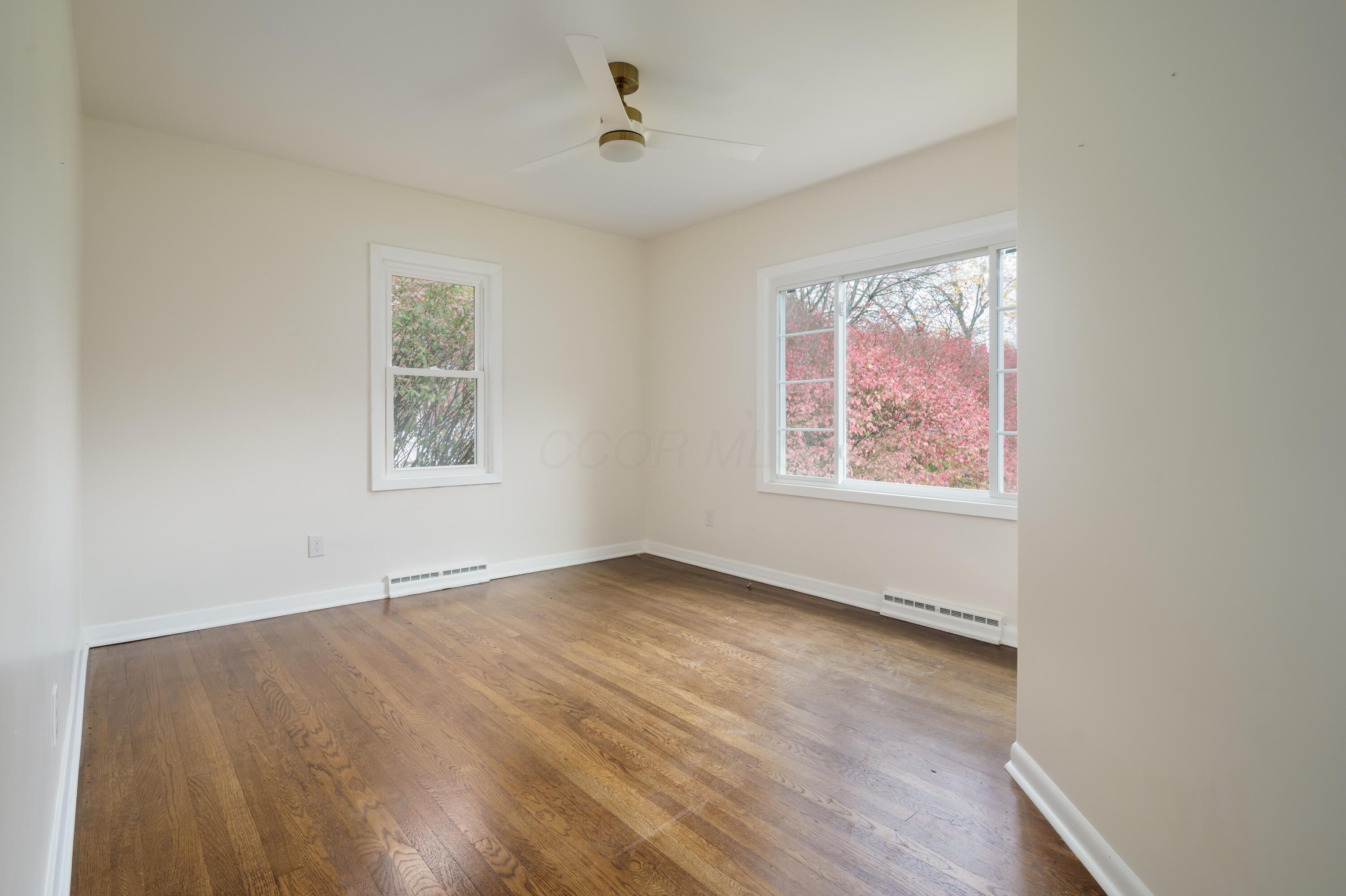 2873 Zollinger Road Columbus, OH 43221 - Photo 6 of 26 2873 Zollinger Rd (bedroom)_02