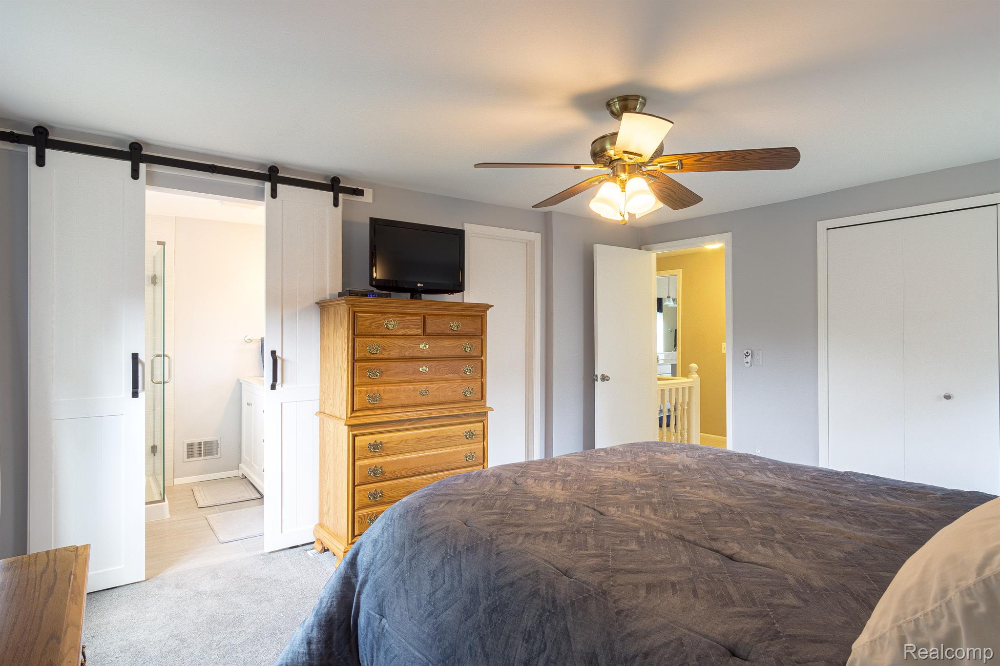 927 Downhill Lane Rochester, MI 48307 - Photo 25 of 29 Primary Bedroom