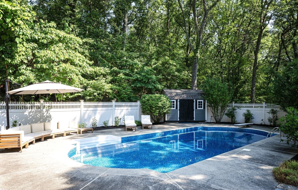 14 Hidden Brick Road Hopkinton, MA 01748 - Photo 4 of 42 Gallery Image 4