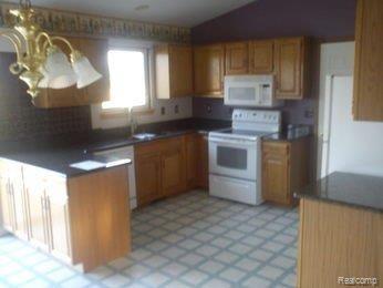 2185 Sperry Road Allenton, MI 48002 - Photo 4 of 4 04 Kitchen.jpg