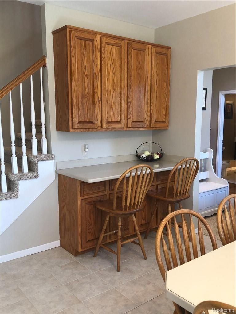 1130 Waycroft Court Rochester, MI 48307 - Photo 8 of 53 IMG_9721.JPG