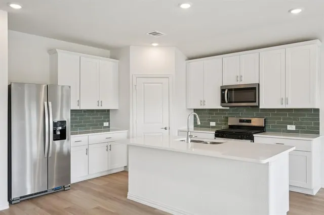 $325,647 | 1022 Eagle Run Lane, Lavon, TX 75166