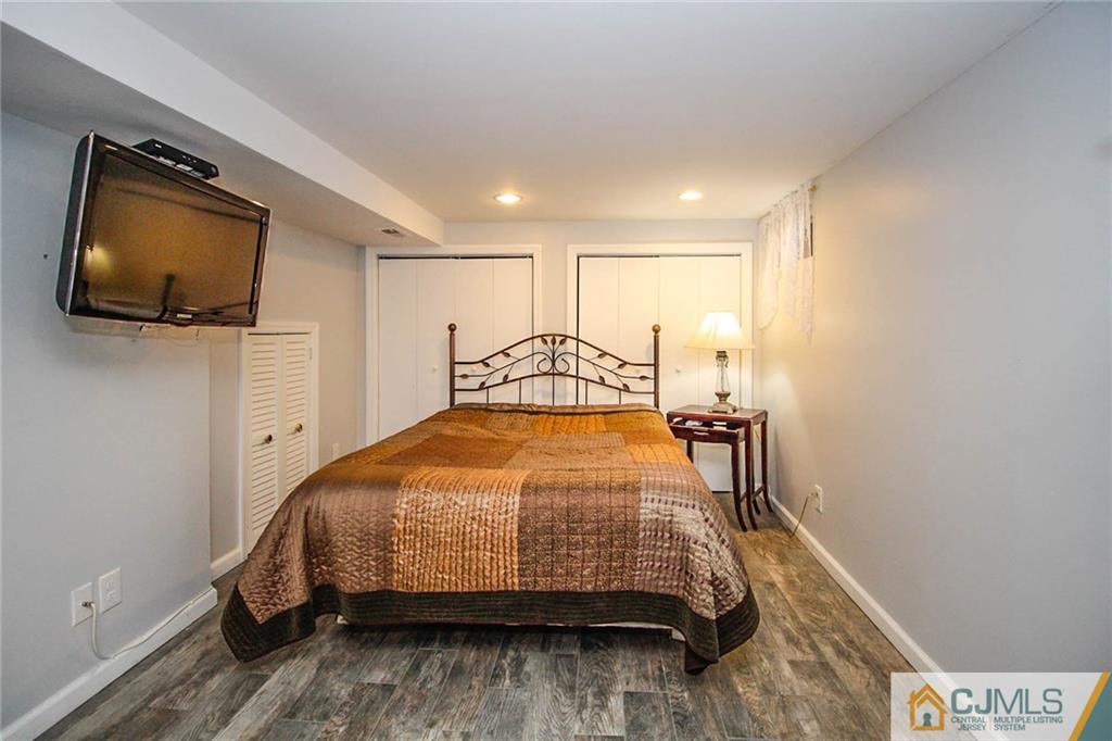 82 Leslie Road Colonia, NJ 07067 - Photo 19 of 25 Gallery Image 19