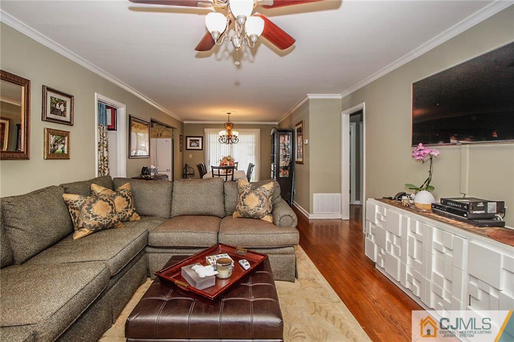 82 Leslie Road Colonia, NJ 07067 - Photo 6 of 25 Gallery Image 6