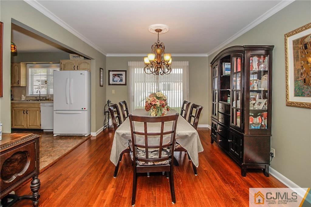 82 Leslie Road Colonia, NJ 07067 - Photo 8 of 25 Gallery Image 8