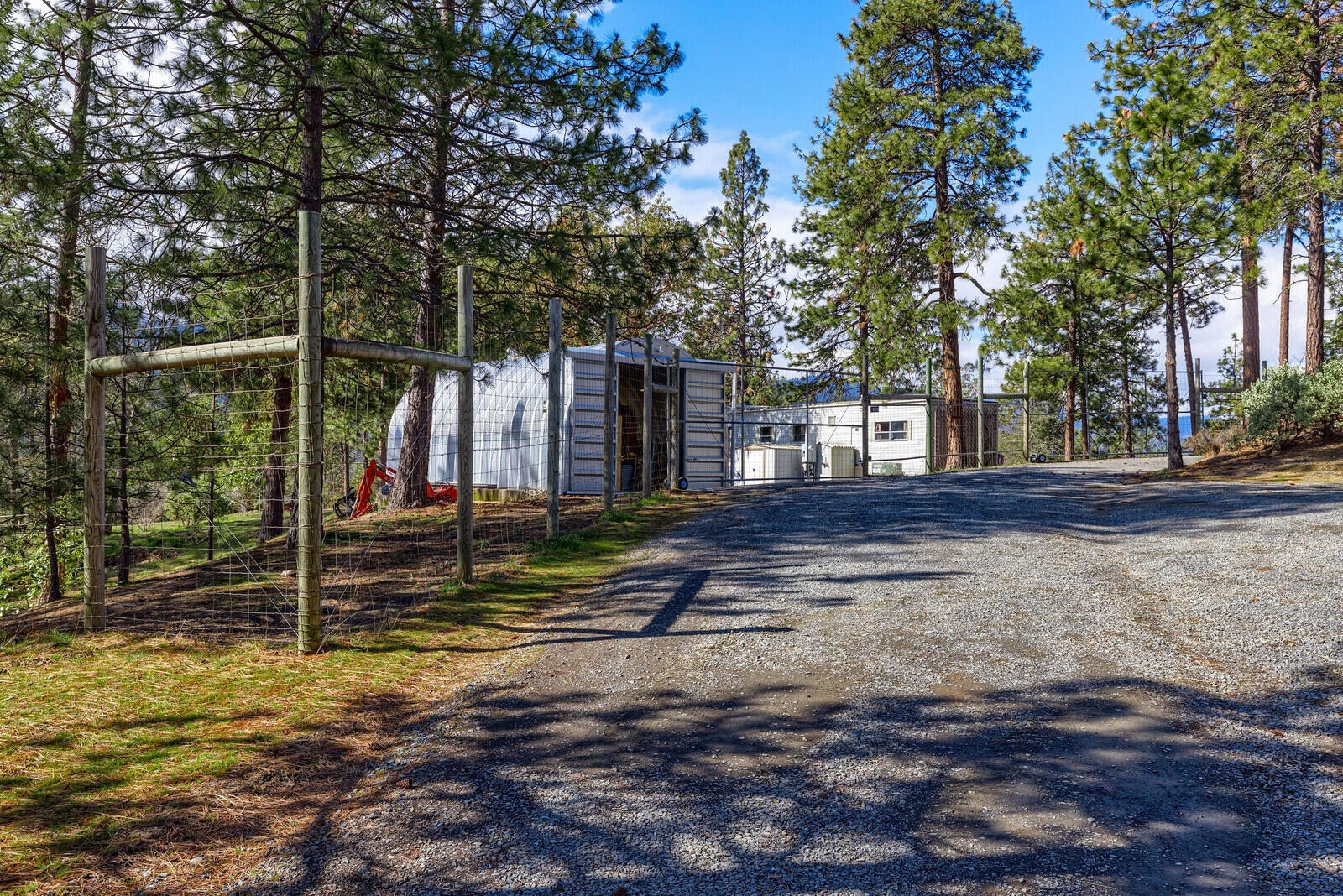 9699 Wagner Creek Road Talent, OR 97540 - Photo 25 of 52 Driveway