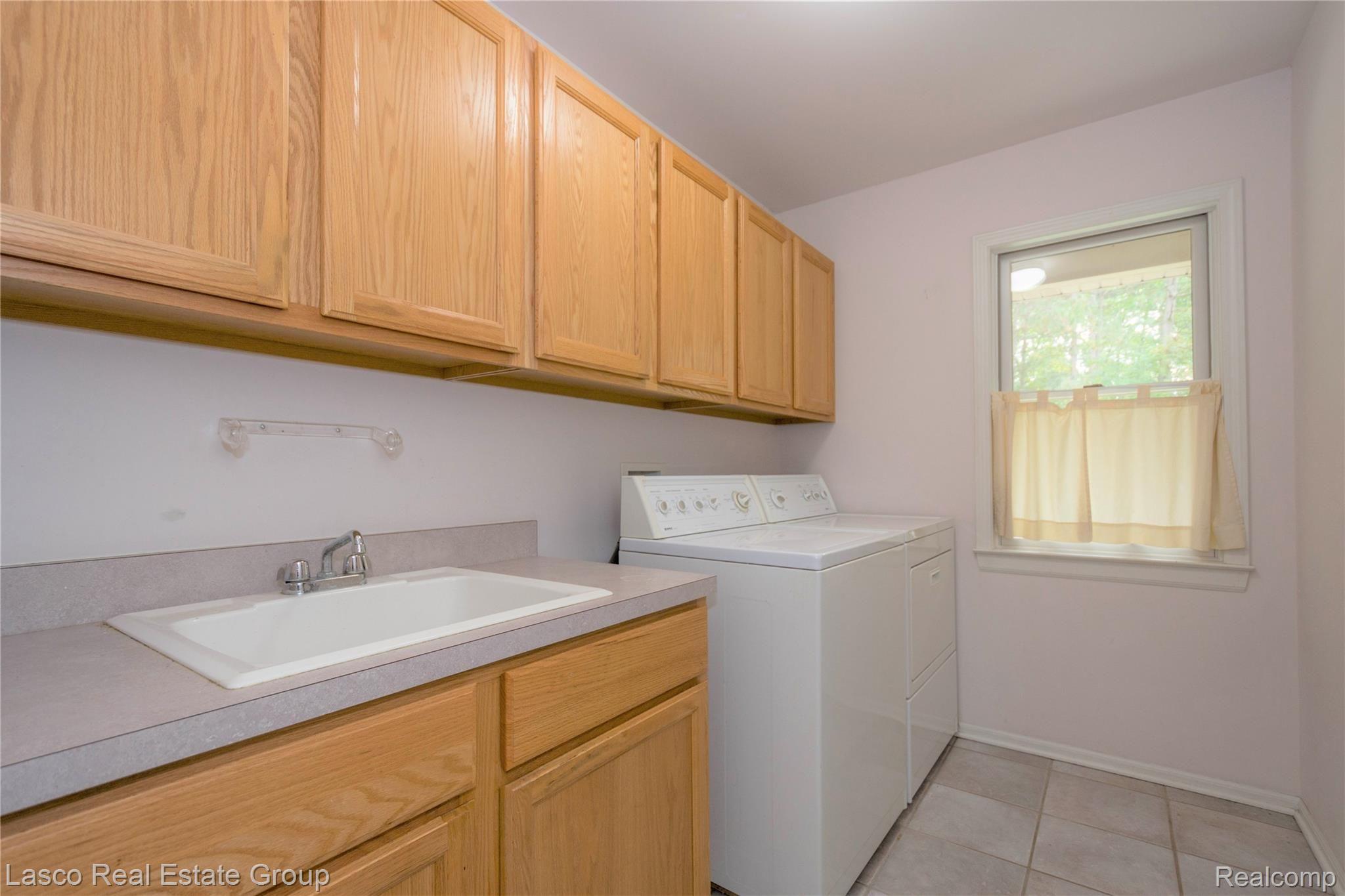 5595 Bullard Road Fenton, MI 48430 - Photo 21 of 27 DSC_08081.jpg