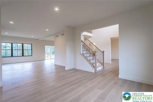 $650,000 | 44 Regency Lane, Brodheadsville, PA 18322