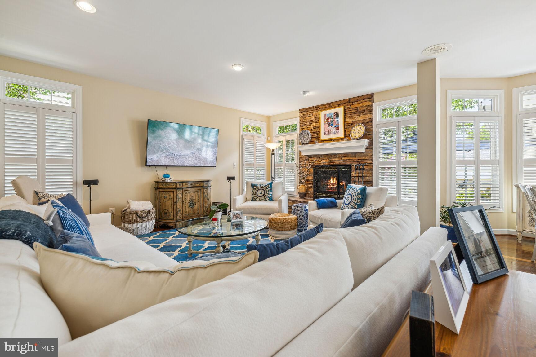 805 Linslade Street Gaithersburg, MD 20878 - Photo 14 of 50 Family room with gas fireplace