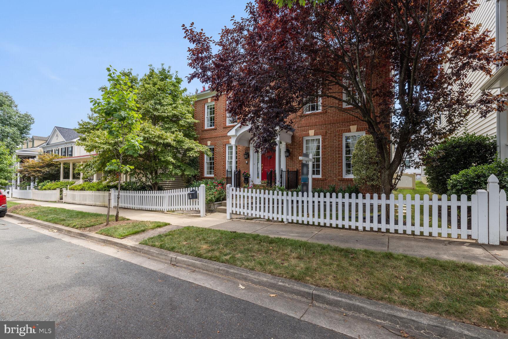 805 Linslade Street Gaithersburg, MD 20878 - Photo 2 of 50