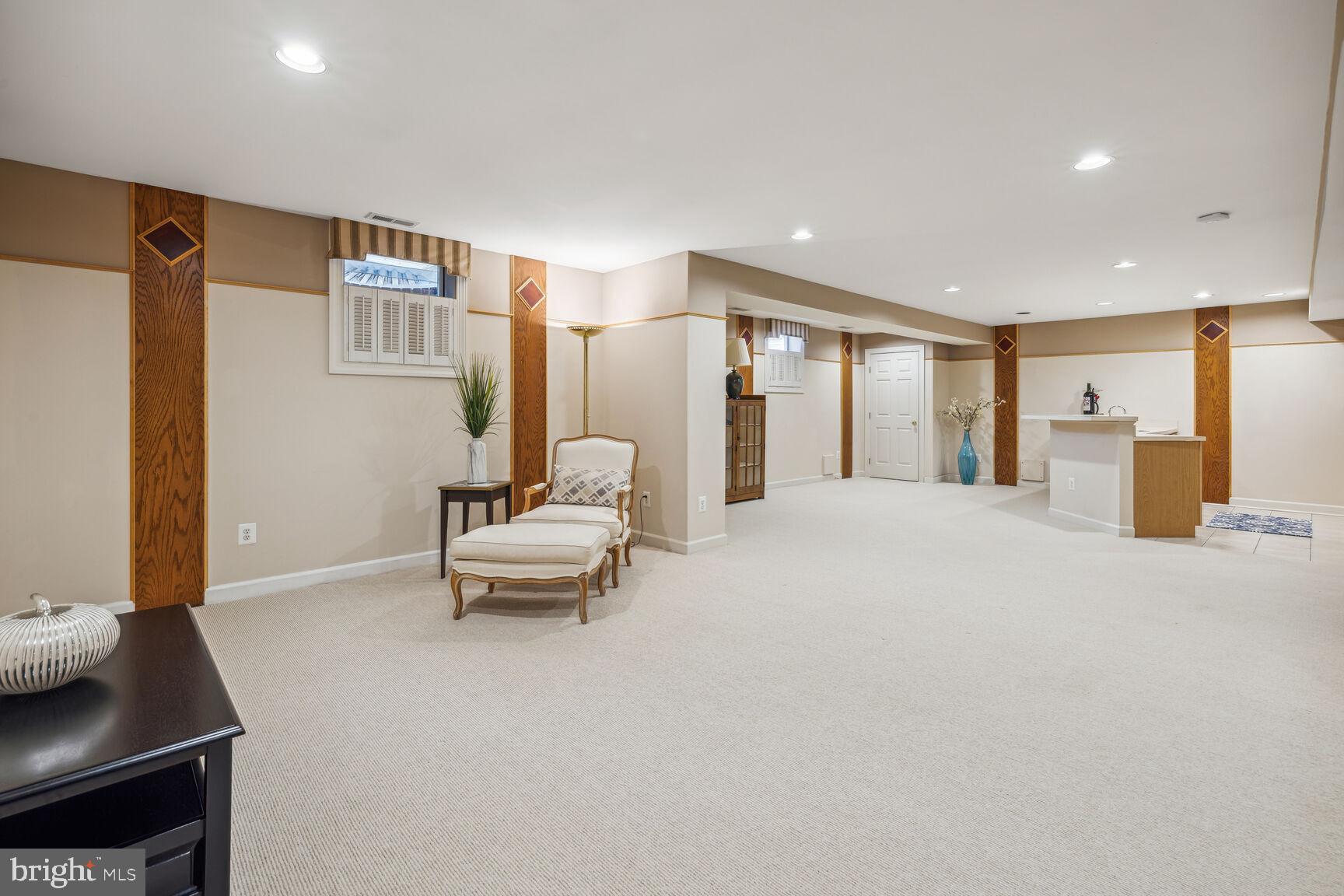 805 Linslade Street Gaithersburg, MD 20878 - Photo 30 of 50 Recessed lighting