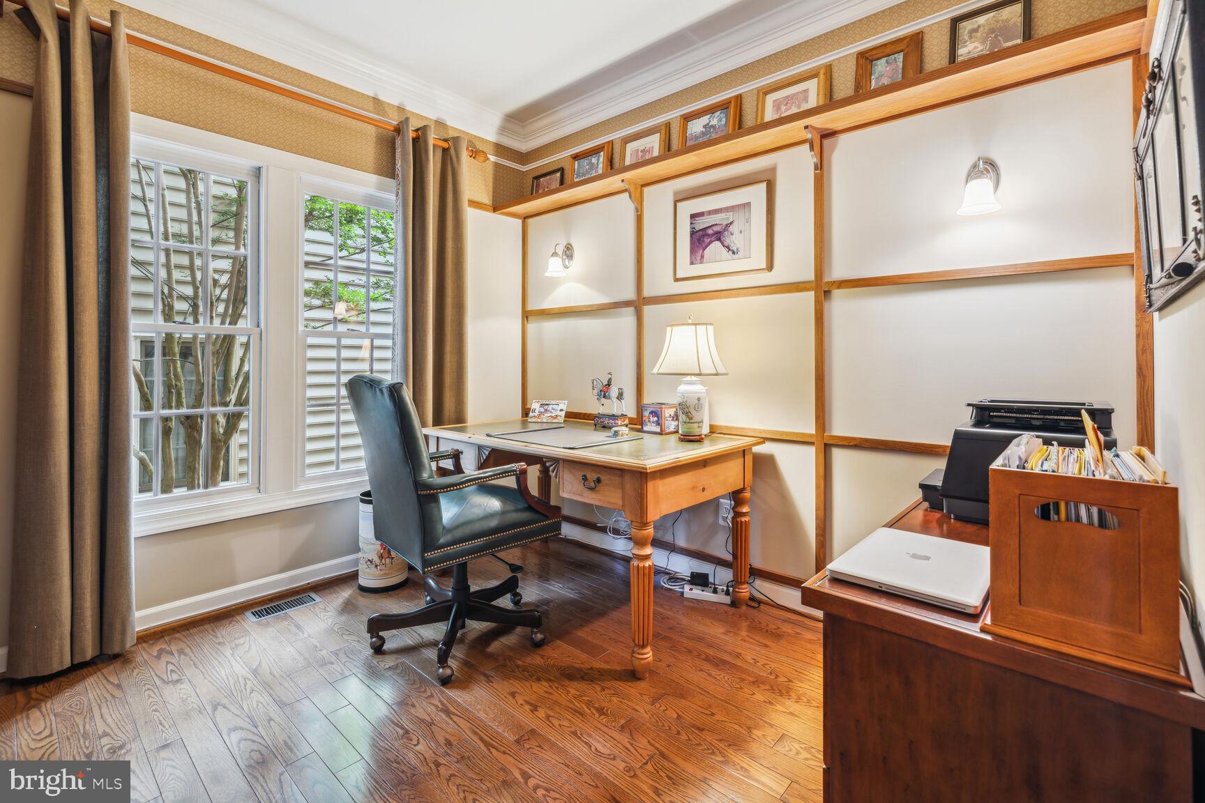 805 Linslade Street Gaithersburg, MD 20878 - Photo 6 of 50 Home office on main level