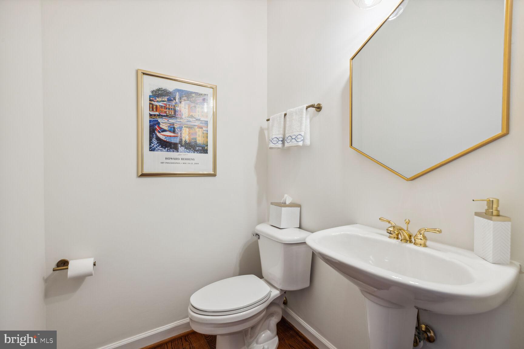 805 Linslade Street Gaithersburg, MD 20878 - Photo 9 of 50 Half bath