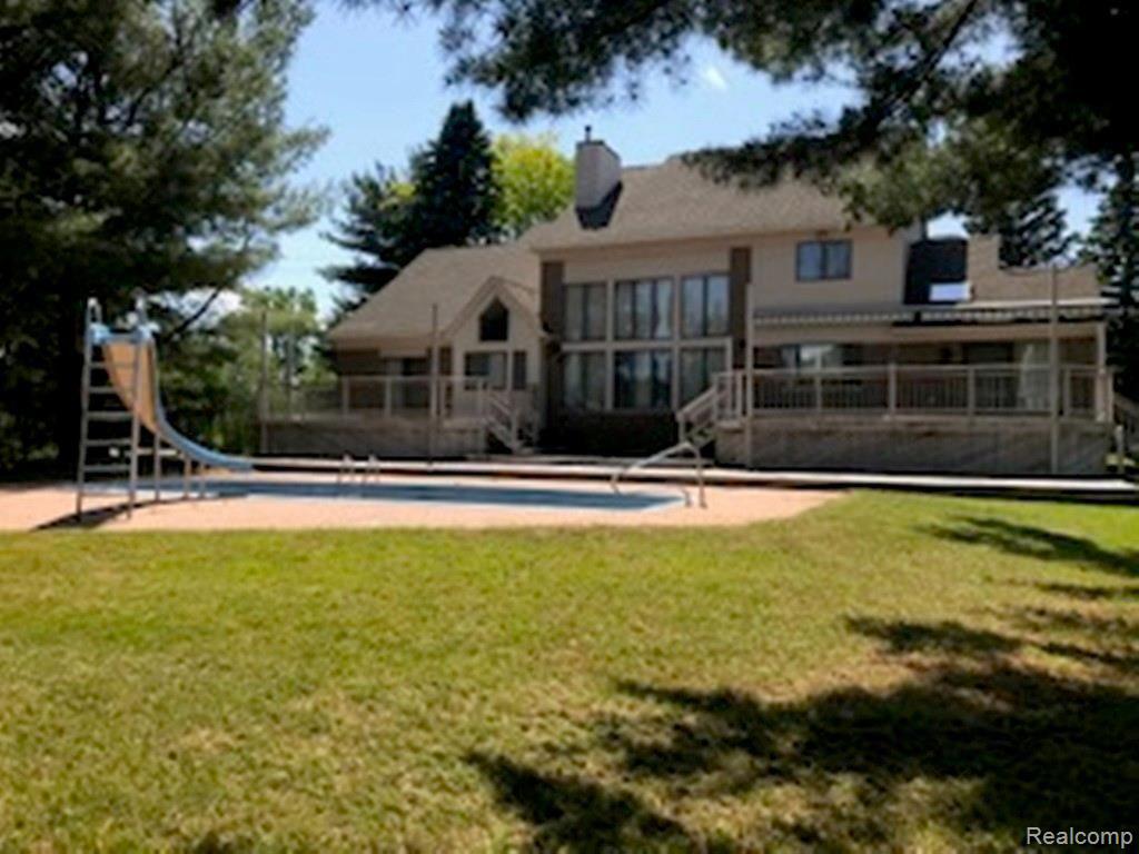 8205 Douglas Road Pinckney, MI 48169 - Photo 4 of 77 IMG_4773.jpg