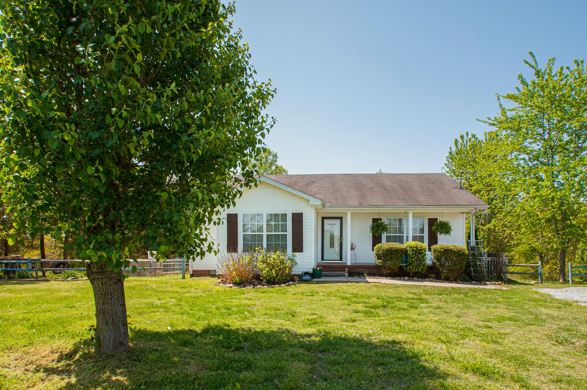 2258 Wolfe Road White Bluff, TN 37187 - Photo 2 of 30 Gallery Image 2
