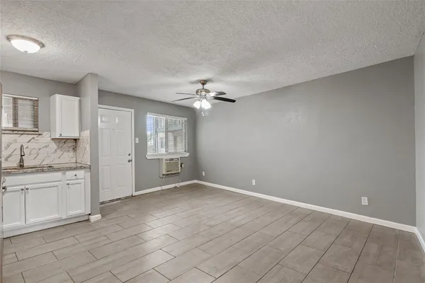 $775 | 4811 Oakland Street, Unit 9, Houston, TX 77023