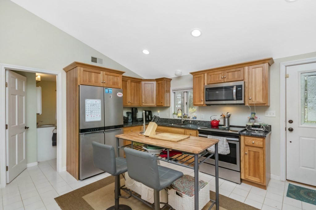 64 Shore Road Wellesley, MA 01760 - Photo 28 of 42