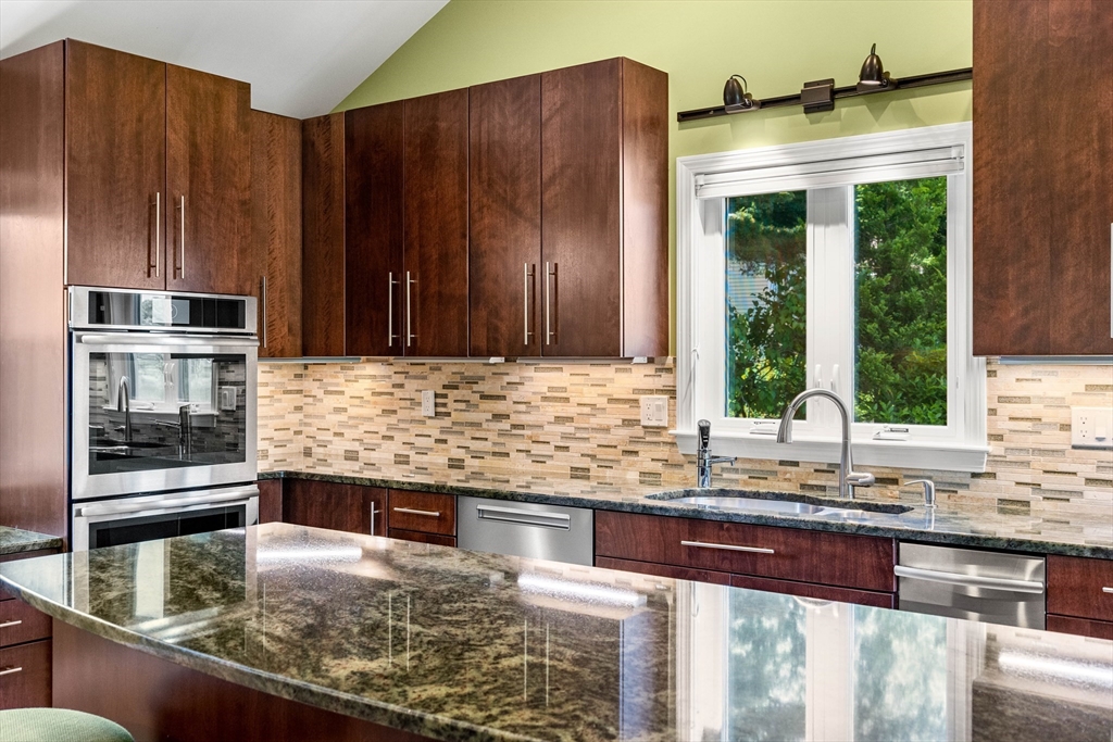 64 Shore Road Wellesley, MA 01760 - Photo 5 of 42