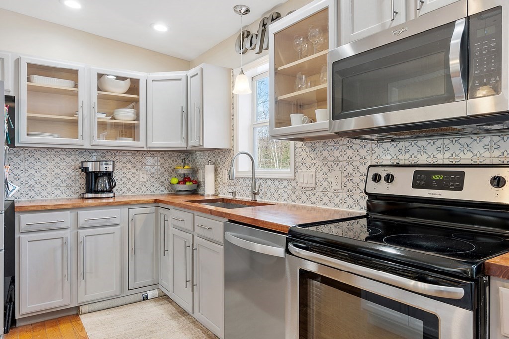 147 Fitch Road Clinton, MA 01510 - Photo 11 of 36