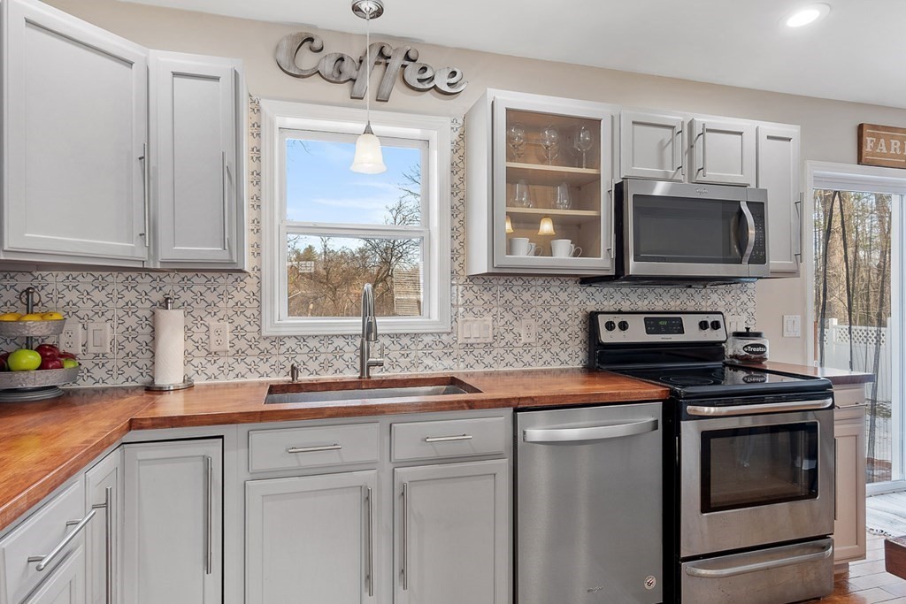 147 Fitch Road Clinton, MA 01510 - Photo 10 of 36