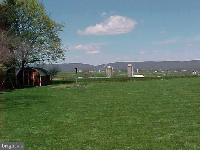 256 Ridge Hill Road Mechanicsburg, PA 17050 - Photo 2 of 4 Gallery Image 2