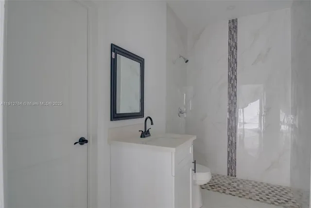 $304,999 | 749 Roma Avenue South, Lehigh Acres, FL 33974