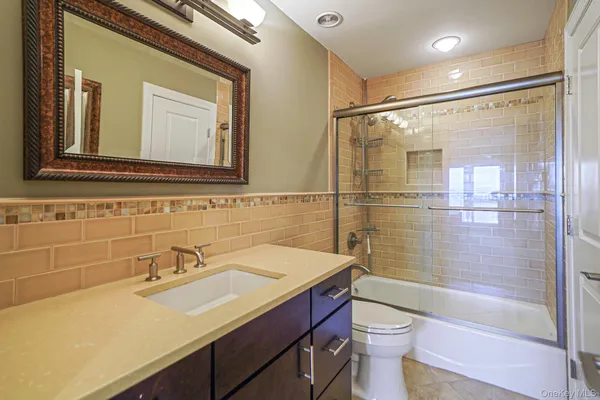 $1,325,000 | 11 Theresa Lane, Port Jefferson, NY 11777