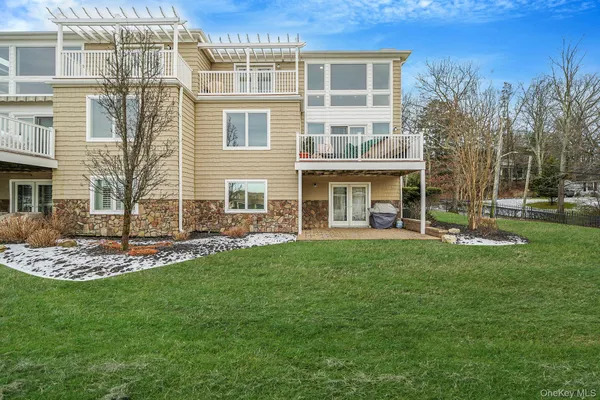 $1,325,000 | 11 Theresa Lane, Port Jefferson, NY 11777