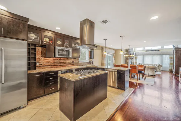 $1,325,000 | 11 Theresa Lane, Port Jefferson, NY 11777