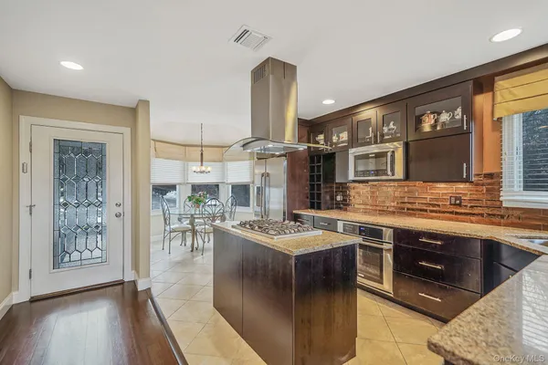 $1,325,000 | 11 Theresa Lane, Port Jefferson, NY 11777