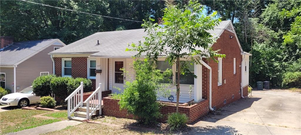 1112 South Benbow Road Greensboro, NC 27406 - Photo 1 of 4