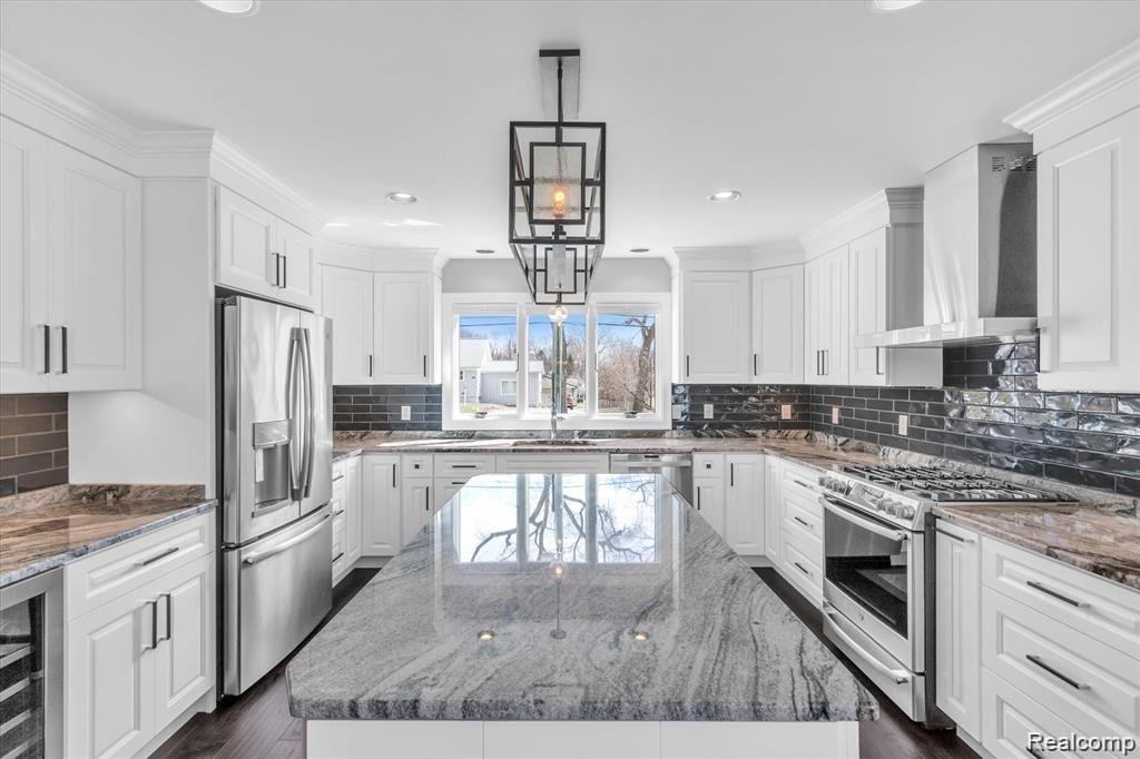 9769 Stark Road Livonia, MI 48150 - Photo 13 of 64 Imagine hosting family and friends!