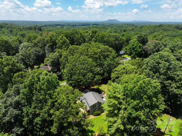 $459,900 | 1496 Hardwood Circle, Newton, NC 28658