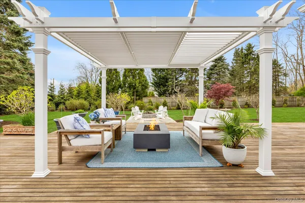 $1,899,000 | 25 Lighthouse Road, Southold, NY 11971