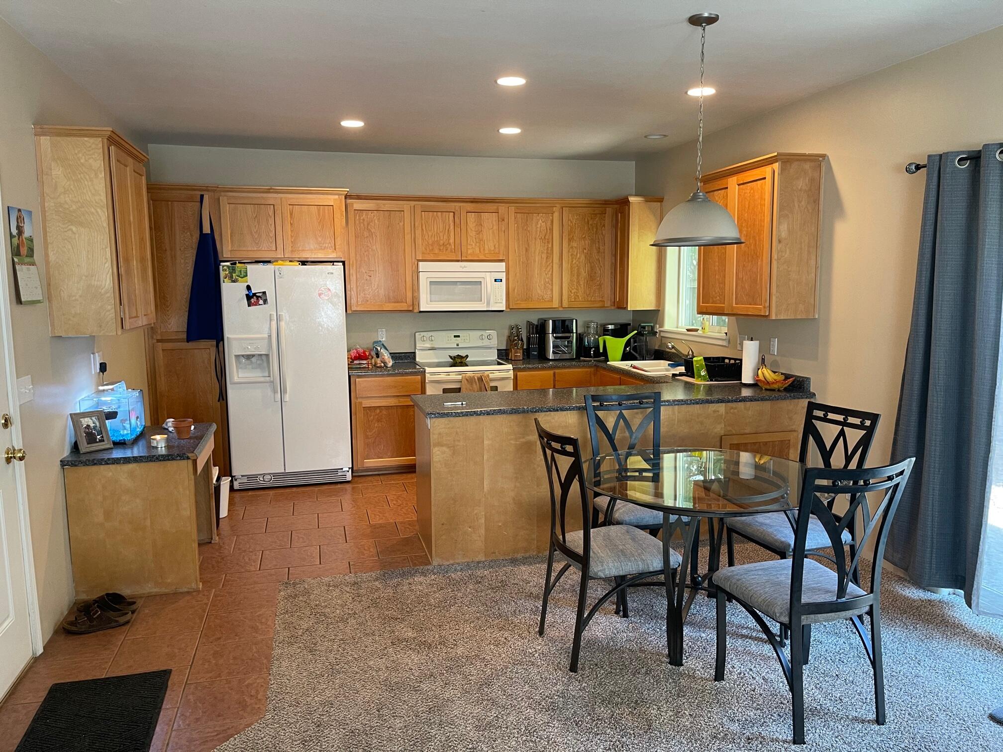 535 Freeman Road Central Point, OR 97502 - Photo 2 of 14 IMG_9105