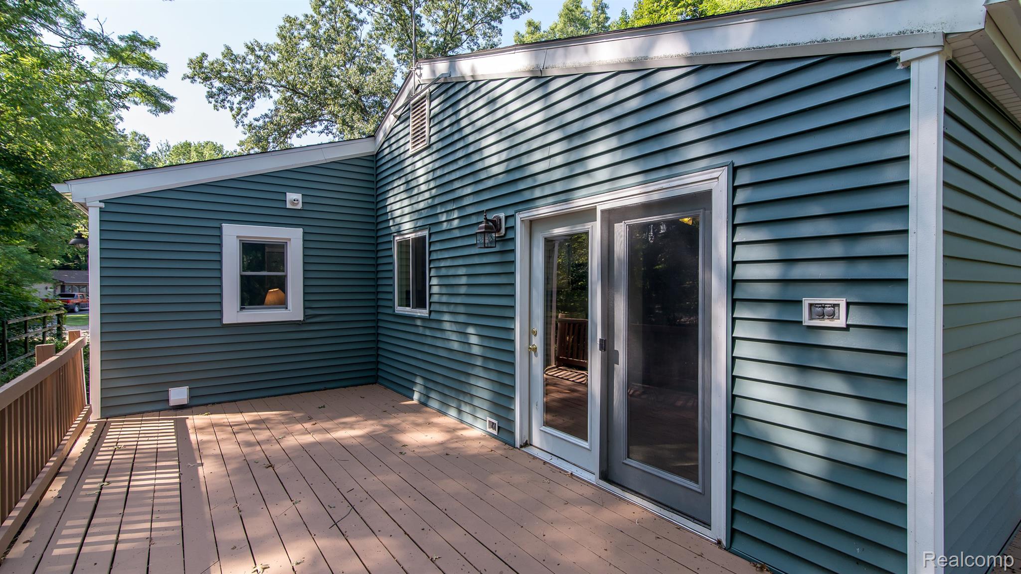 41700 Riggs Road Belleville, MI 48111 - Photo 36 of 47 Deck 1