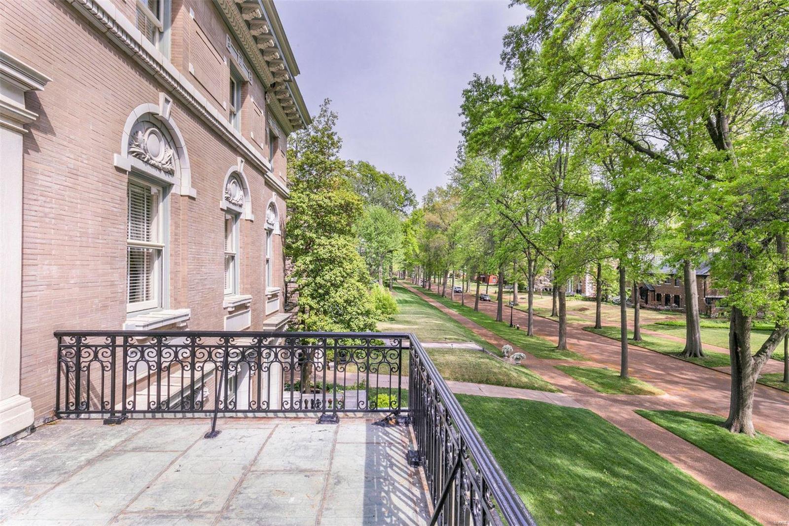 37 Washington Terrace St. Louis, MO 63112 - Photo 36 of 65