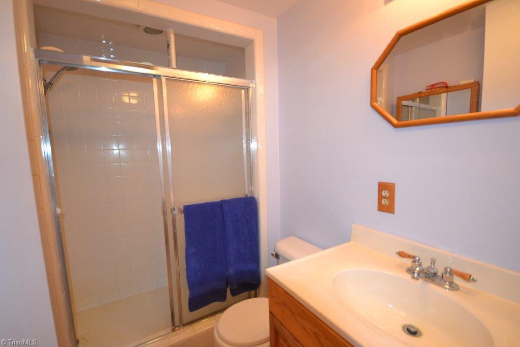 1742 Harper Road Asheboro, NC 27205 - Photo 22 of 30 Full Bath