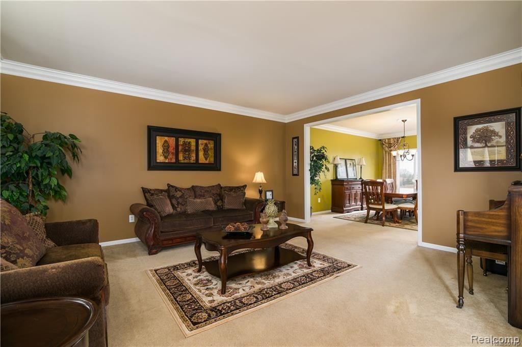 77 Londonderry Lane Rochester, MI 48306 - Photo 6 of 49 6.jpg