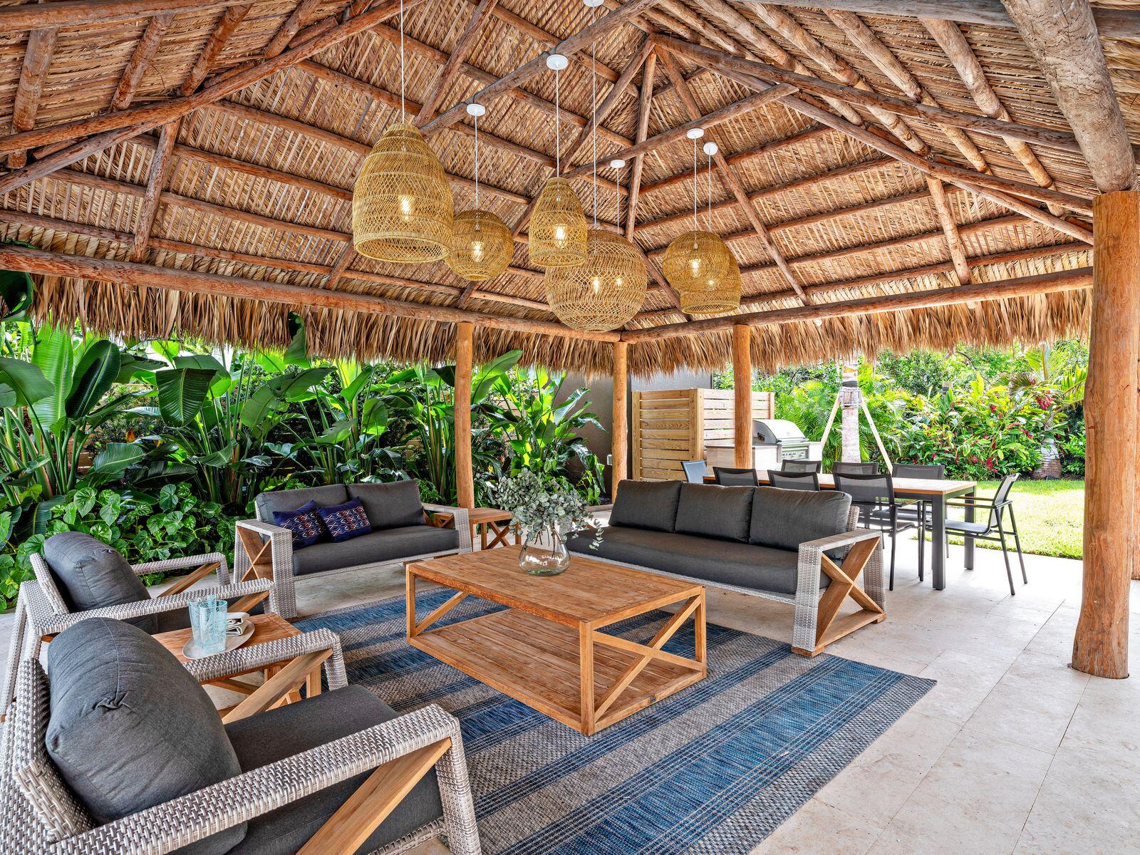 135 Churchill Road West Palm Beach, FL 33405 - Photo 9 of 46 Exterior