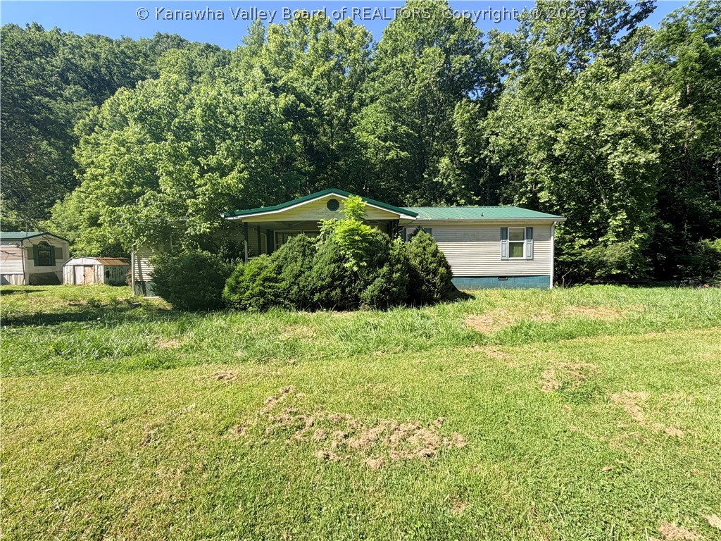 5993 North Fork Road Chapmanville, WV 25508 - Photo 1 of 20 Gallery Image 1